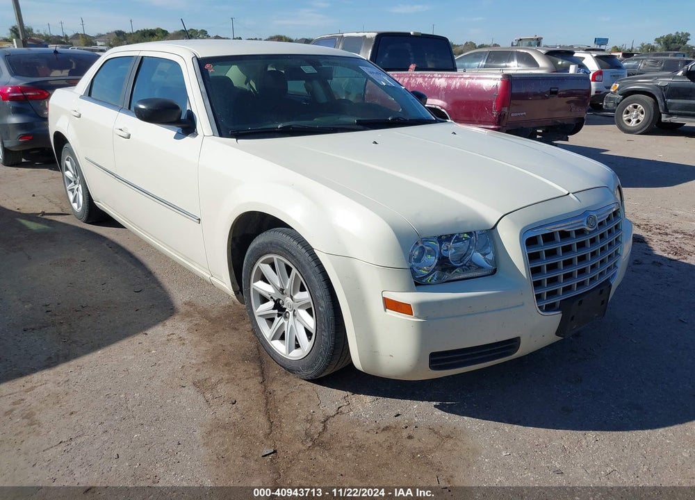 2008 CHRYSLER 300 LX VIN: 2C3LA43R58H207233
