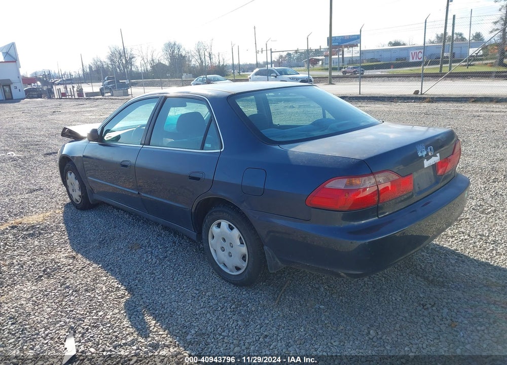 2000 HONDA ACCORD 2.3 LX VIN: 1HGCG6657YA136079