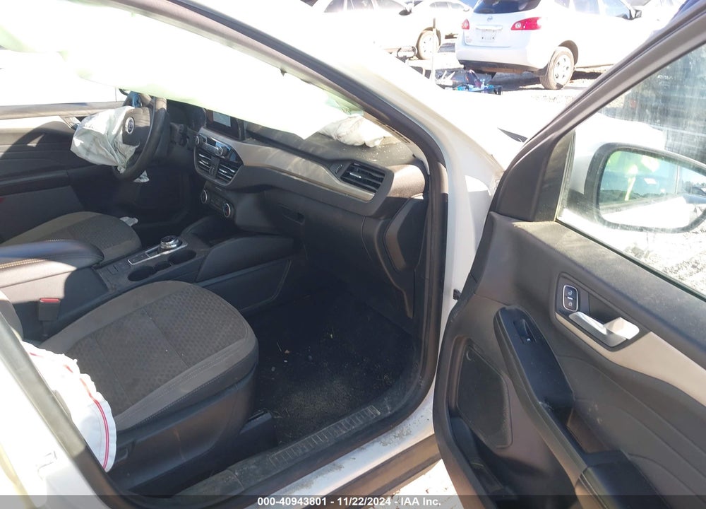 2021 FORD ESCAPE SE VIN: 1FMCU0G60MUB14117
