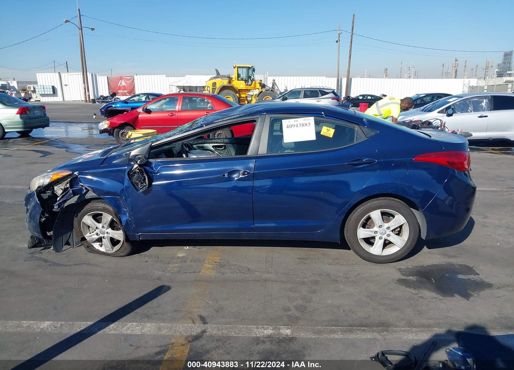 2013 HYUNDAI ELANTRA VIN: KMHDH4AE5DU711750