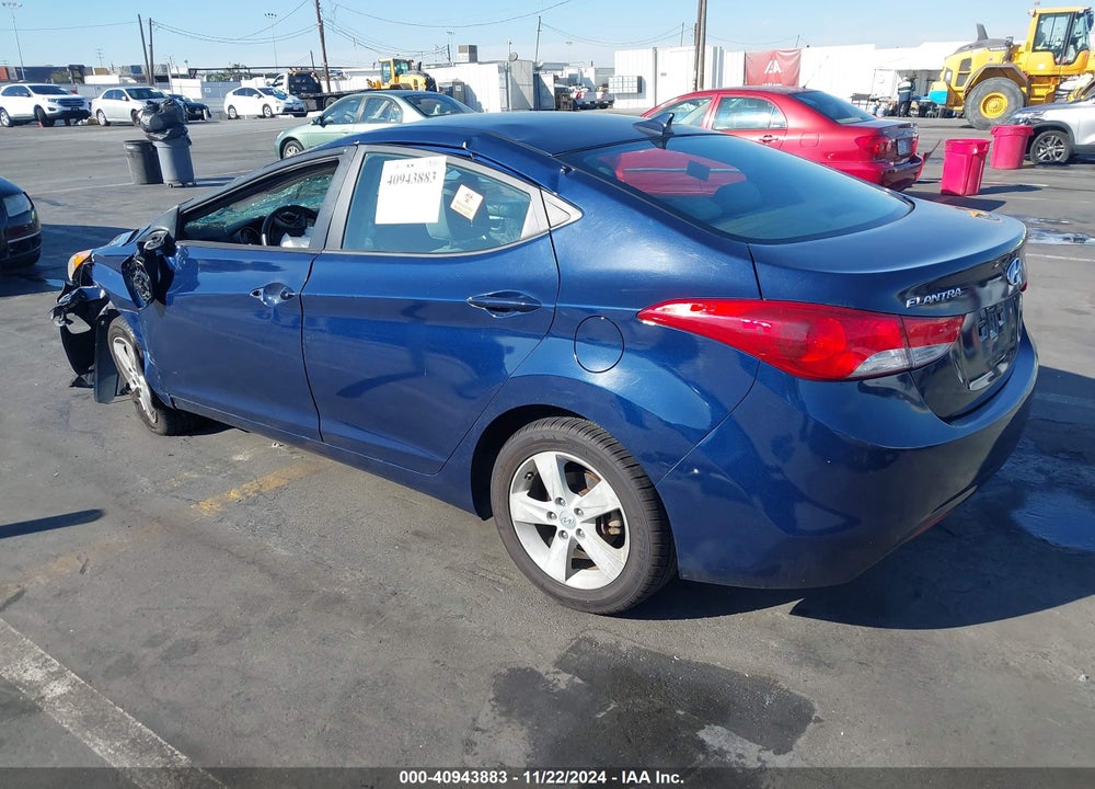 2013 HYUNDAI ELANTRA VIN: KMHDH4AE5DU711750