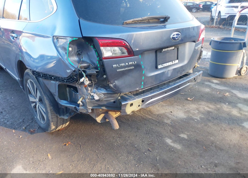2018 SUBARU OUTBACK 2.5I LIMITED VIN: 4S4BSANC9J3237710