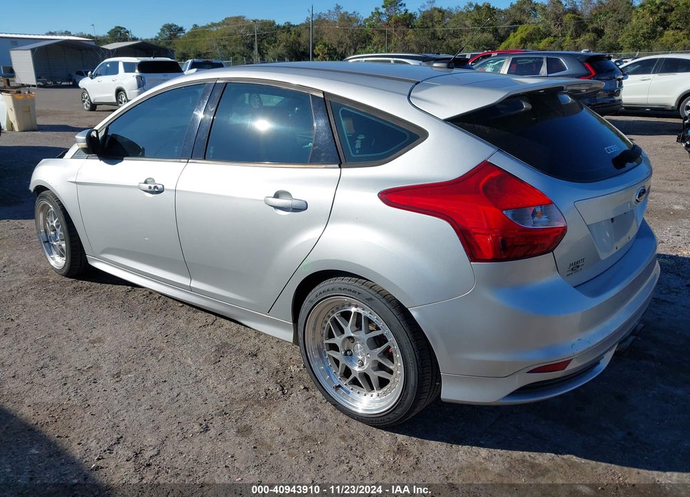 2013 FORD FOCUS ST VIN: 1FADP3L90DL305758