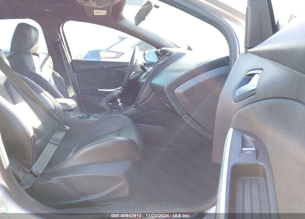 2013 FORD FOCUS ST VIN: 1FADP3L90DL305758