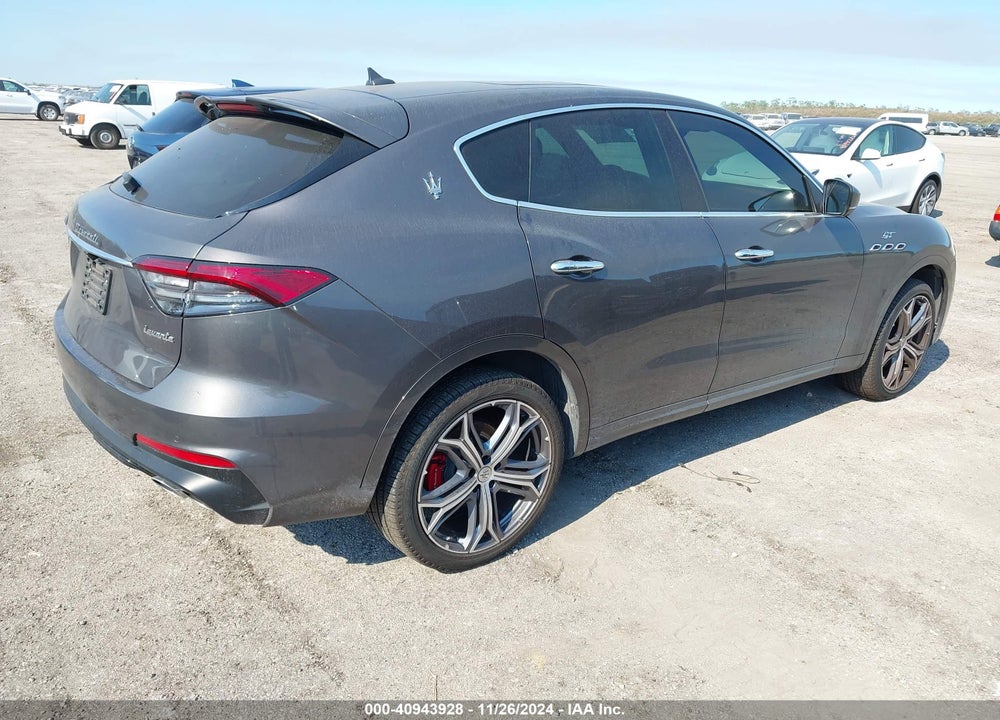 2022 MASERATI LEVANTE GT VIN: ZN661XUAXNX388001