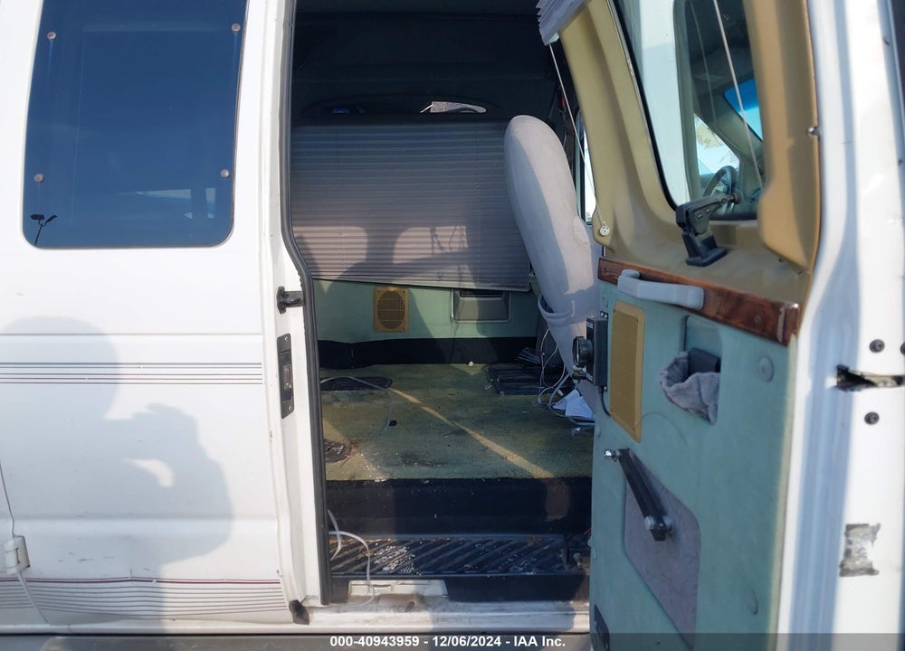 2002 FORD E-250 COMMERCIAL/RECREATIONAL VIN: 1FDPE24L12HB82310