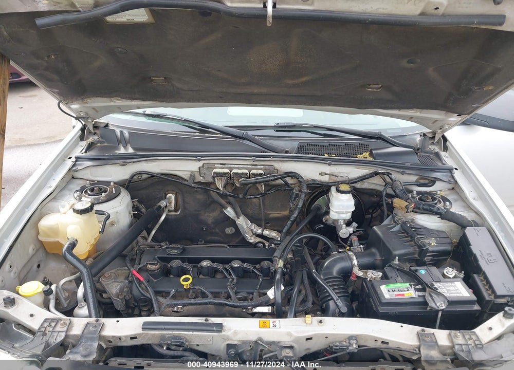 2010 FORD ESCAPE XLS VIN: 1FMCU9C74AKC04610