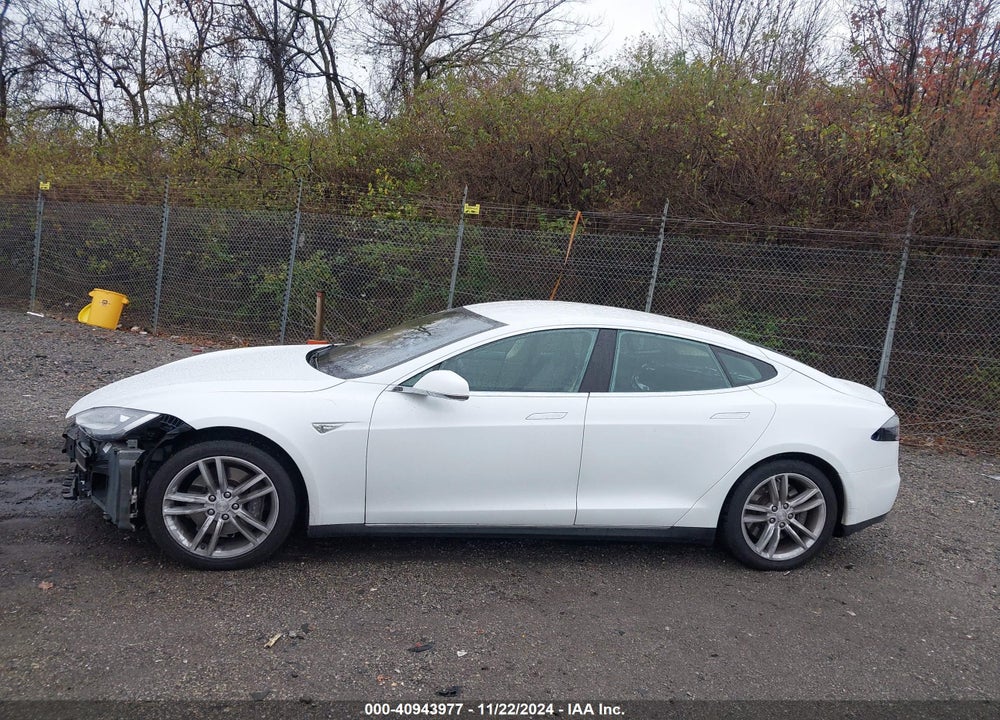 2014 TESLA MODEL S P85 VIN: 5YJSA1H1XEFP52239