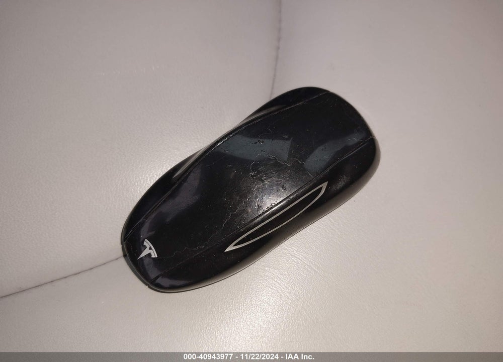 2014 TESLA MODEL S P85 VIN: 5YJSA1H1XEFP52239
