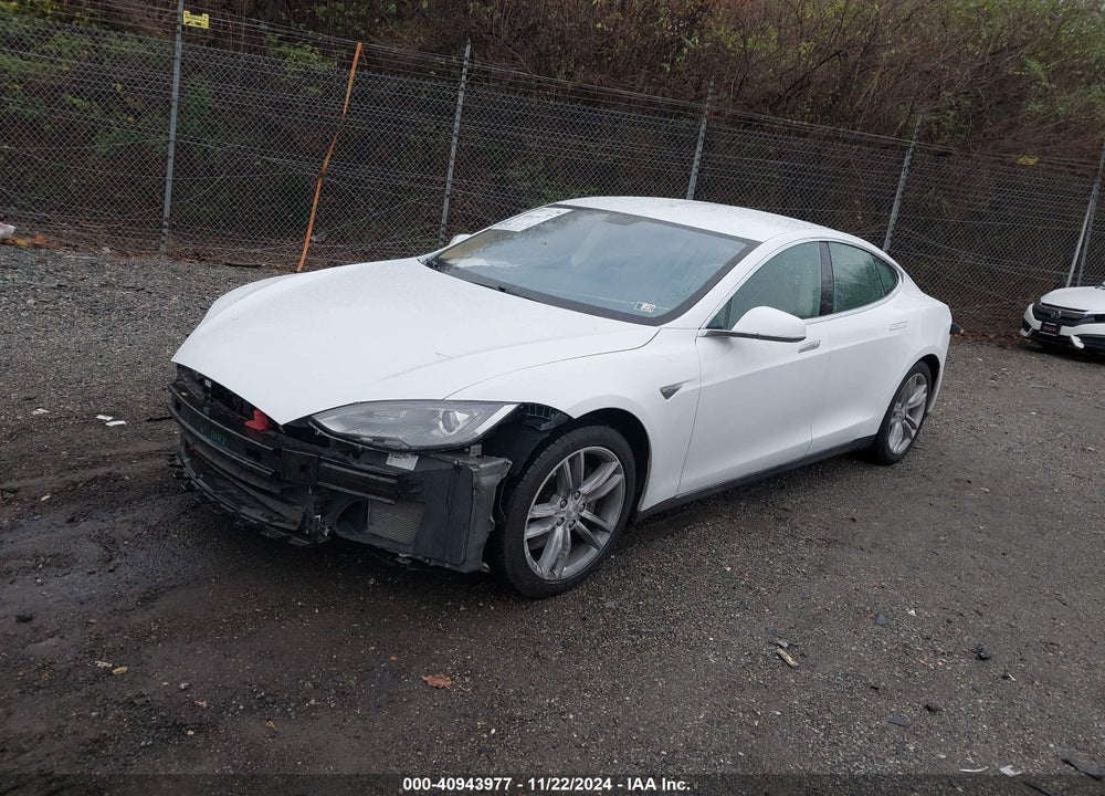 2014 TESLA MODEL S P85 VIN: 5YJSA1H1XEFP52239