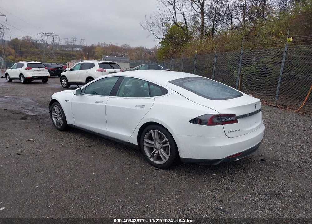 2014 TESLA MODEL S P85 VIN: 5YJSA1H1XEFP52239