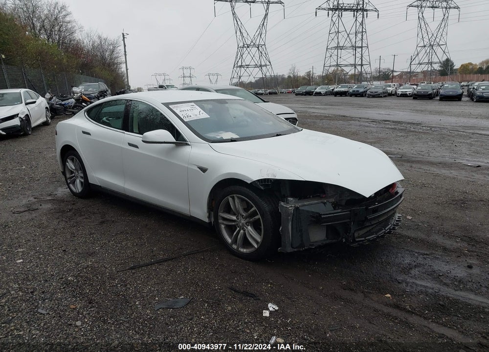2014 TESLA MODEL S P85 VIN: 5YJSA1H1XEFP52239