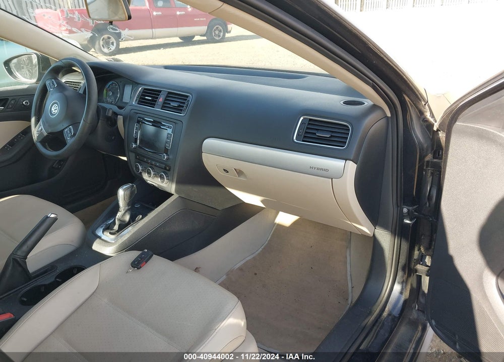 2013 VOLKSWAGEN JETTA HYBRID SE VIN: 3VW637AJ9DM259927