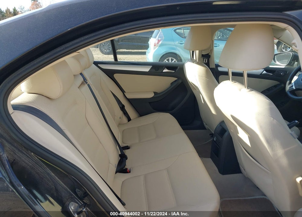 2013 VOLKSWAGEN JETTA HYBRID SE VIN: 3VW637AJ9DM259927