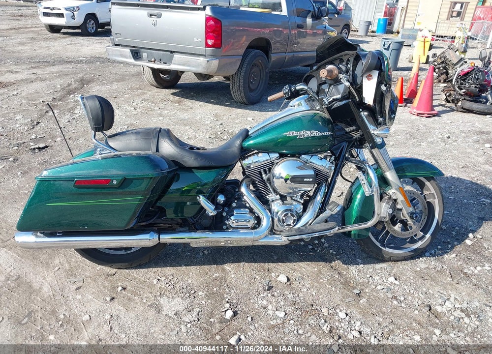 2015 HARLEY-DAVIDSON FLHXS STREET GLIDE SPECIAL VIN: 1HD1KRM13FB671745