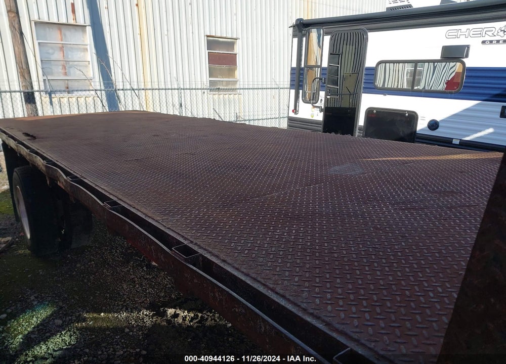 2000 FORD F-650 CHASSIS XL/XLT VIN: 3FDNF6589YMA30513