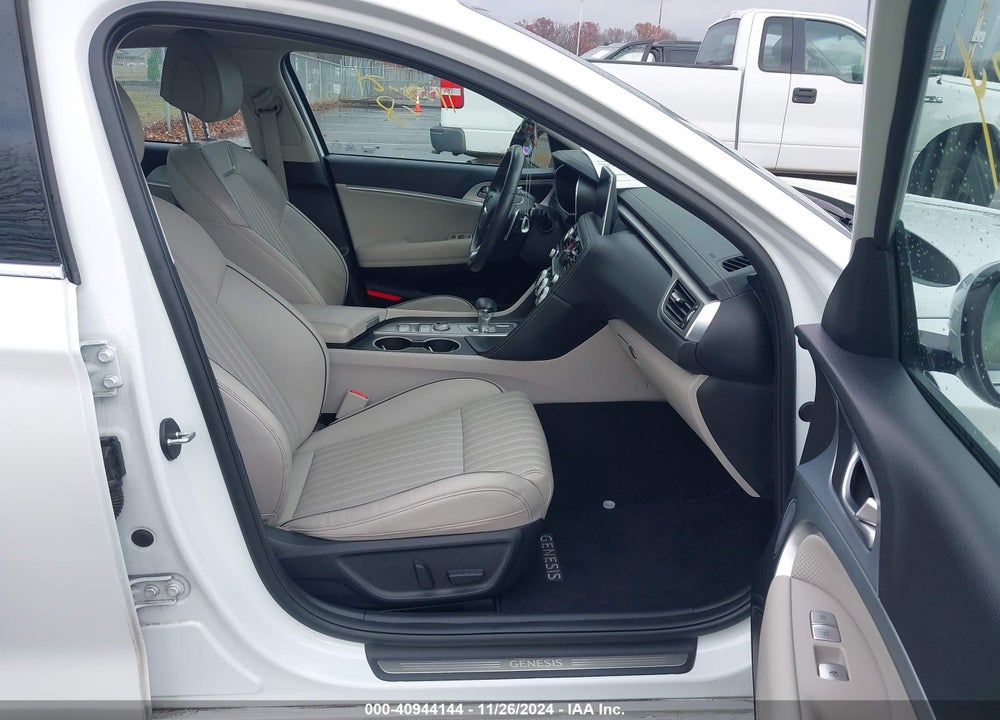 2021 GENESIS G70 2.0T AWD VIN: KMTG34LA0MU075993