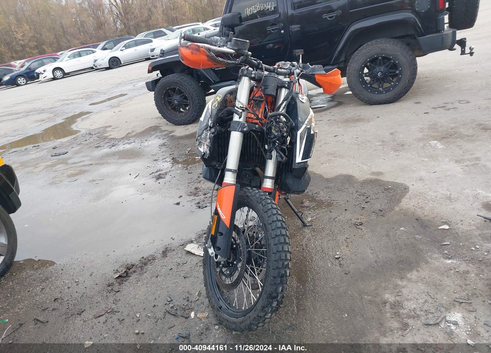 2020 KTM 790 ADVENTURE R VIN: VBKTR3404LM789019