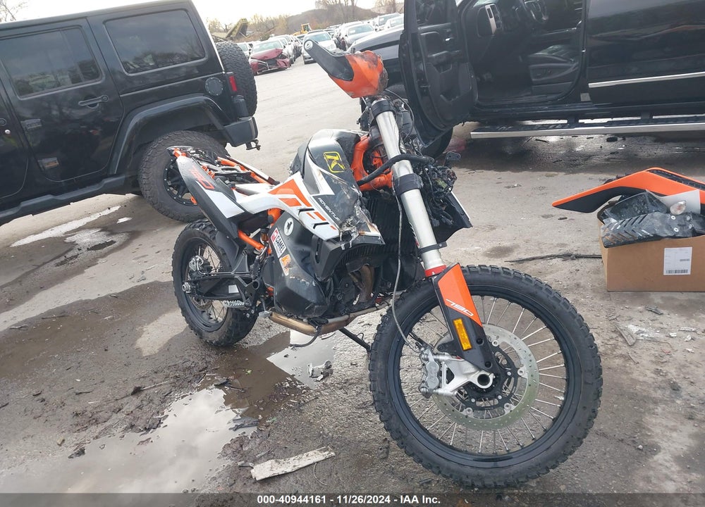 2020 KTM 790 ADVENTURE R VIN: VBKTR3404LM789019