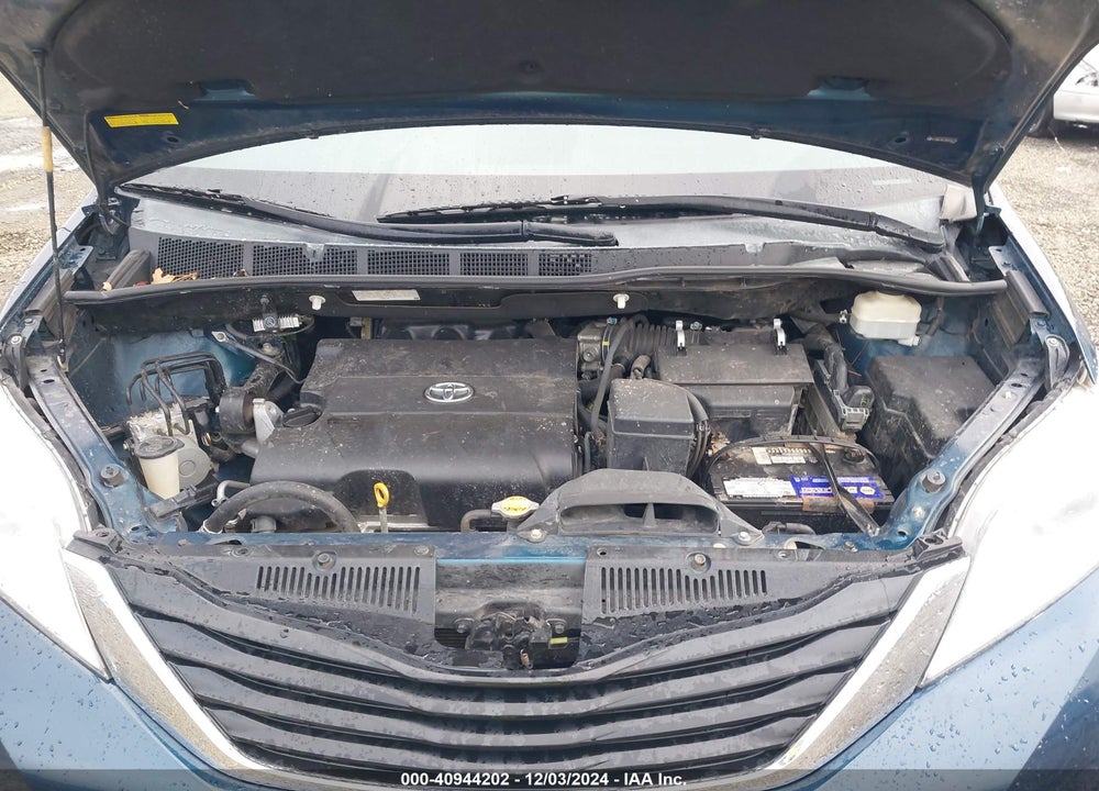 2011 TOYOTA SIENNA LE V6 VIN: 5TDKK3DC2BS024213