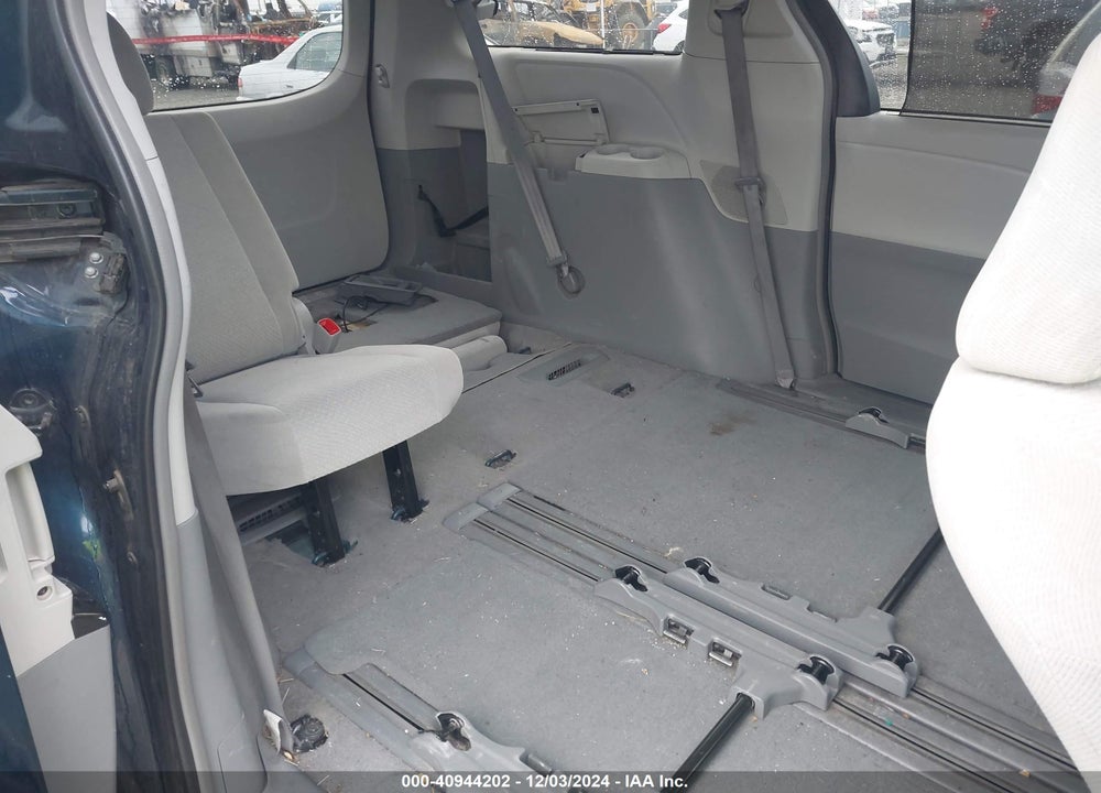 2011 TOYOTA SIENNA LE V6 VIN: 5TDKK3DC2BS024213