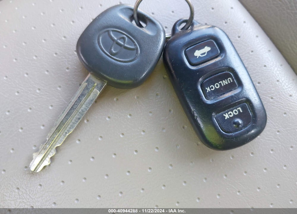 2003 TOYOTA CAMRY SOLARA SLE V6 VIN: 2T1FF28P93C607739