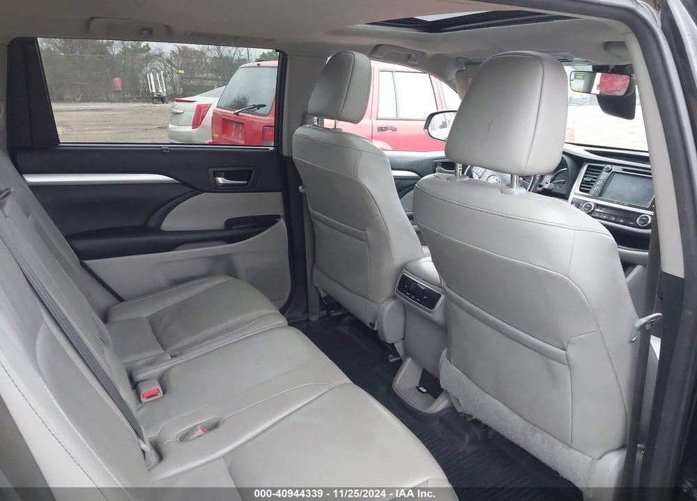 2017 TOYOTA HIGHLANDER XLE VIN: 5TDJZRFHXHS443969