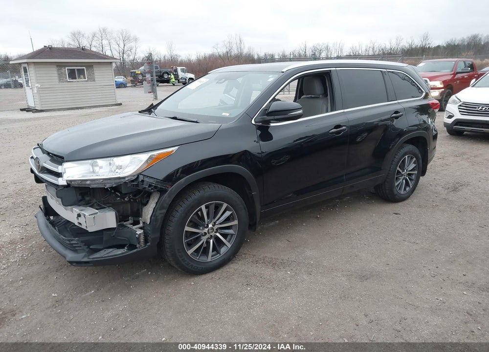 2017 TOYOTA HIGHLANDER XLE VIN: 5TDJZRFHXHS443969