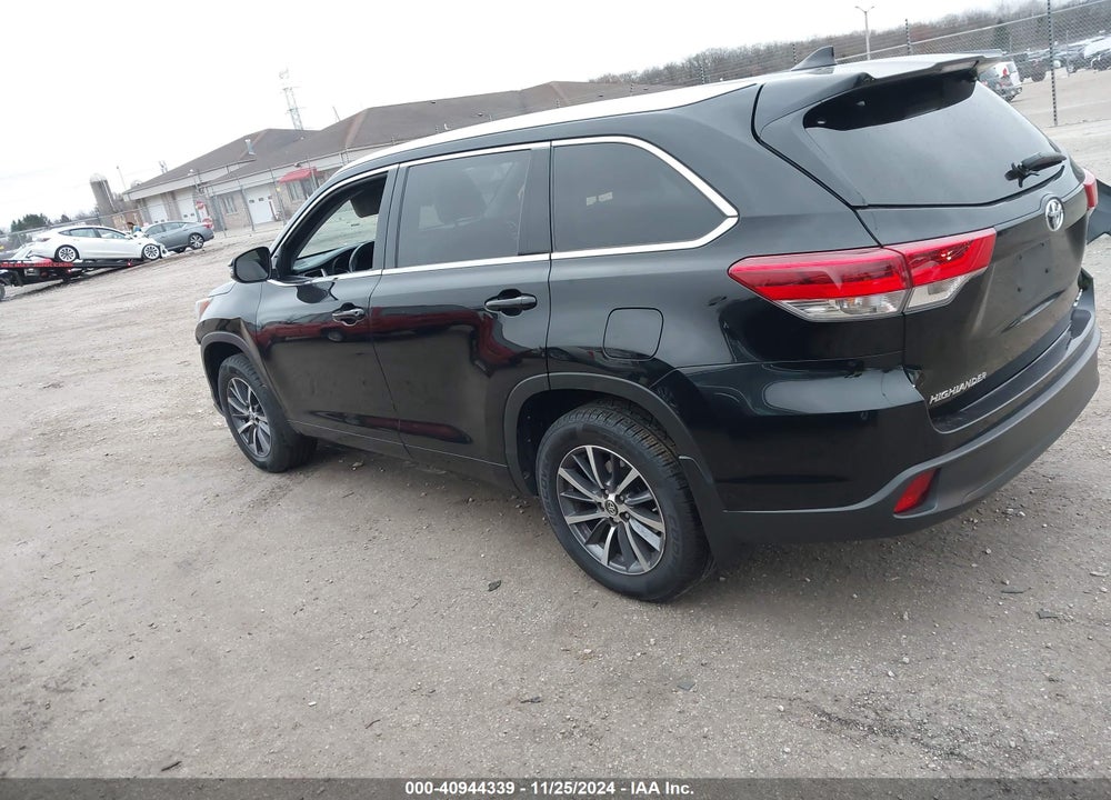 2017 TOYOTA HIGHLANDER XLE VIN: 5TDJZRFHXHS443969
