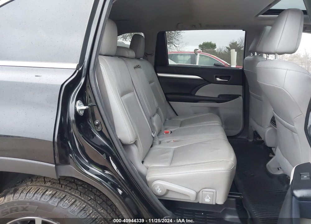 2017 TOYOTA HIGHLANDER XLE VIN: 5TDJZRFHXHS443969
