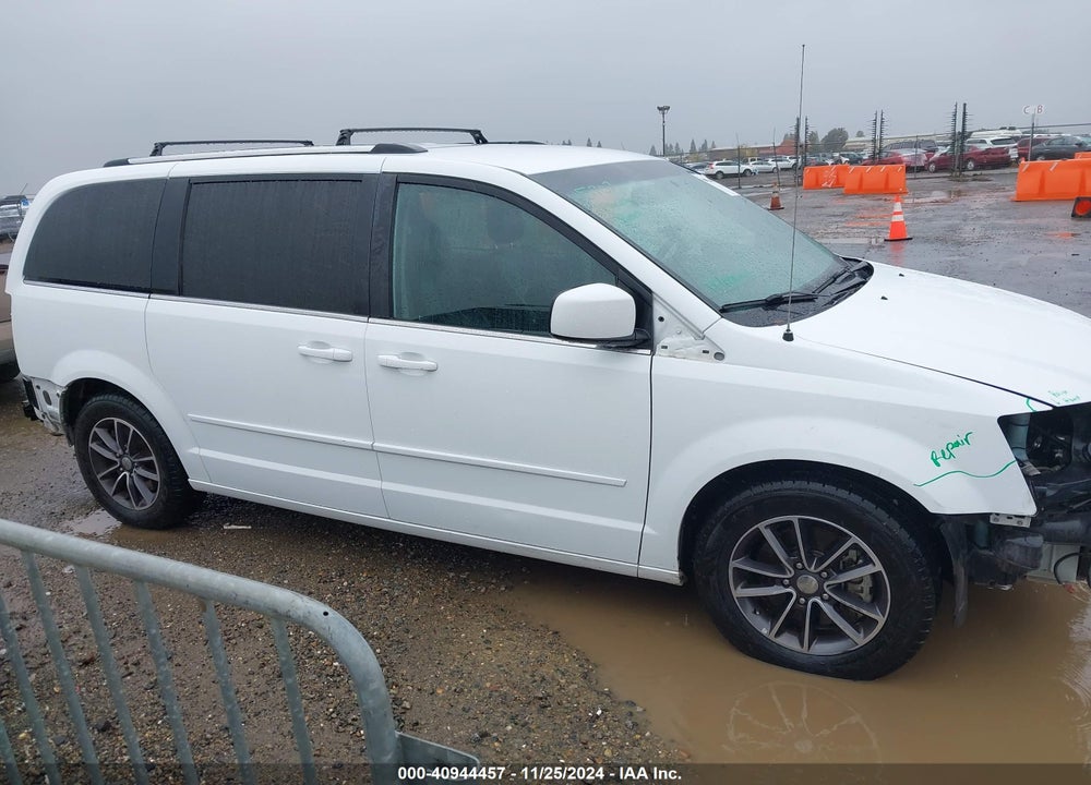 2017 DODGE GRAND CARAVAN SXT VIN: 2C4RDGCG7HR671275