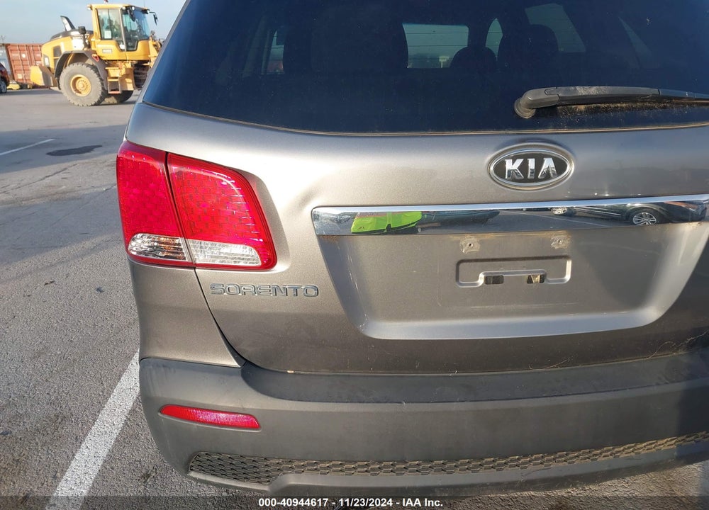 2012 KIA SORENTO LX VIN: 5XYKT4A14CG192746