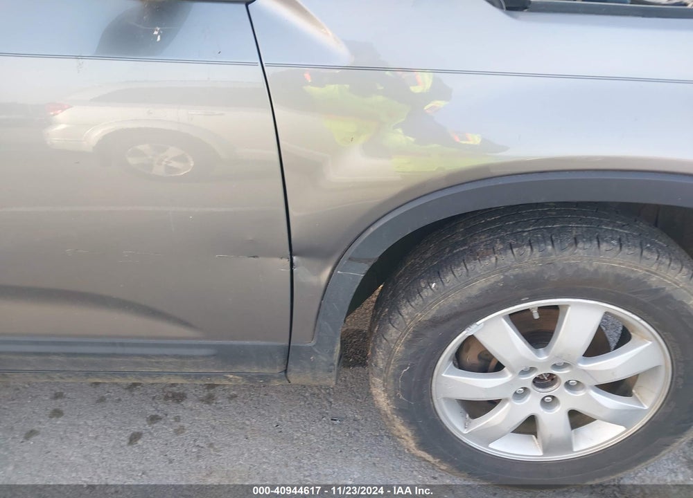 2012 KIA SORENTO LX VIN: 5XYKT4A14CG192746