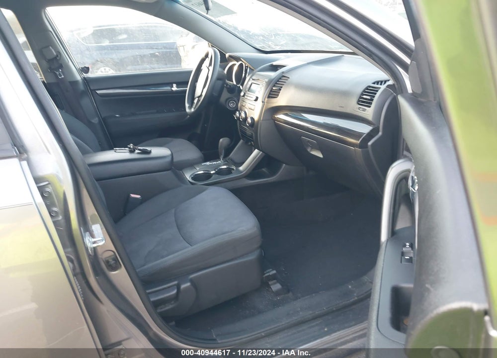 2012 KIA SORENTO LX VIN: 5XYKT4A14CG192746