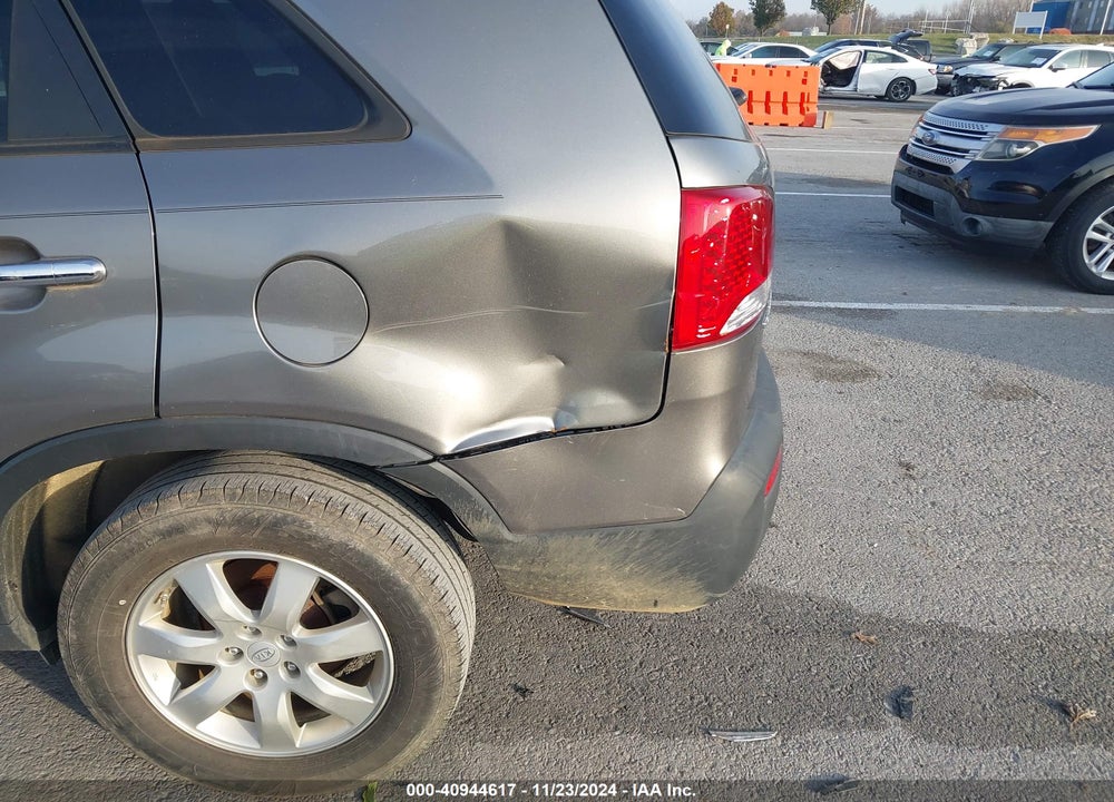 2012 KIA SORENTO LX VIN: 5XYKT4A14CG192746