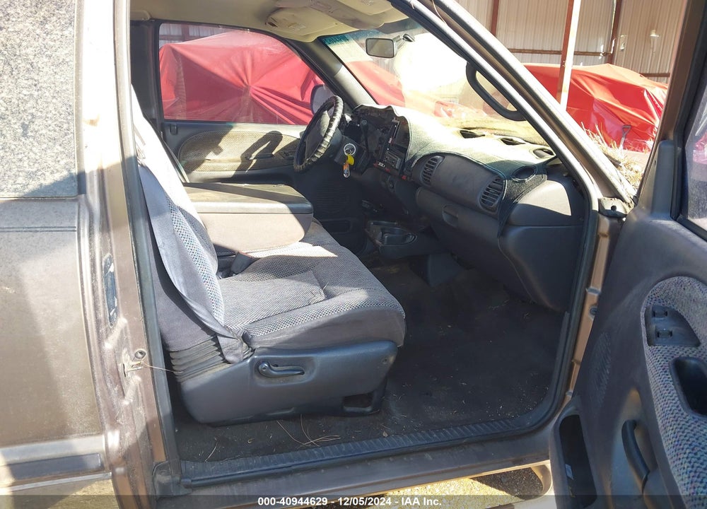 2000 DODGE RAM 1500 ST VIN: 3B7HC13Z8YM242019