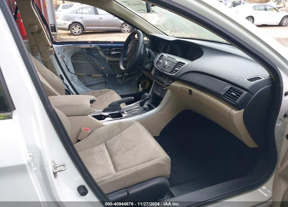 2017 HONDA ACCORD LX VIN: 1HGCR2F39HA261358