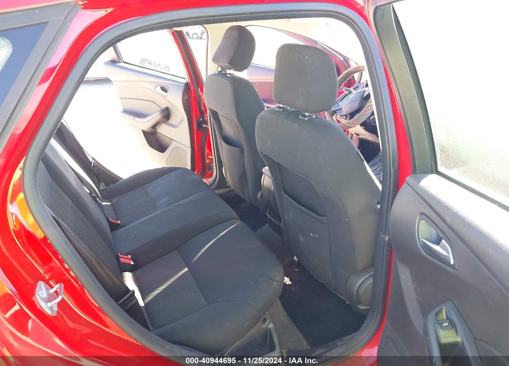 2016 FORD FOCUS SE VIN: 1FADP3K2XGL387037