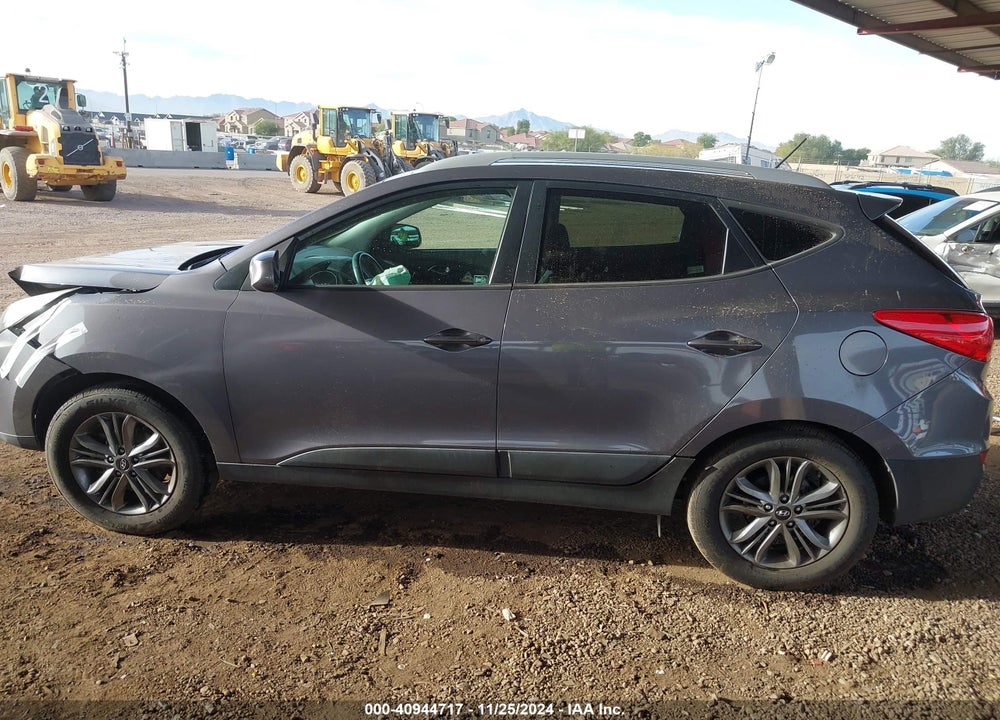 2015 HYUNDAI TUCSON SE VIN: KM8JU3AG2FU043029