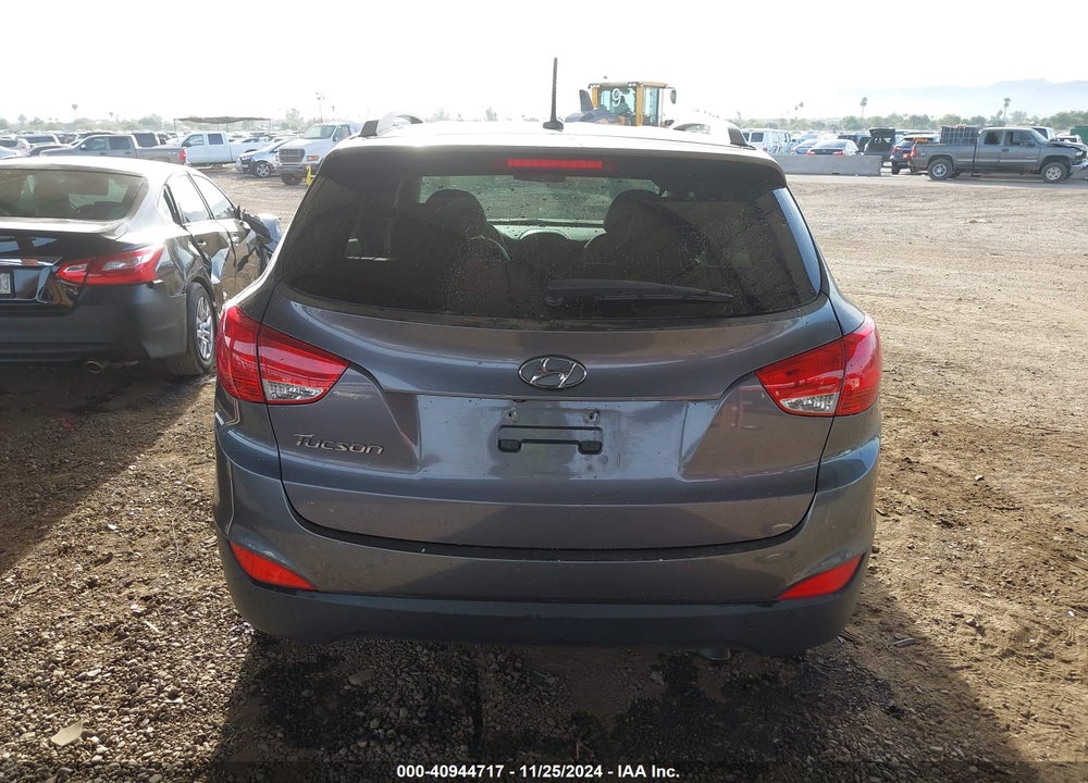 2015 HYUNDAI TUCSON SE VIN: KM8JU3AG2FU043029