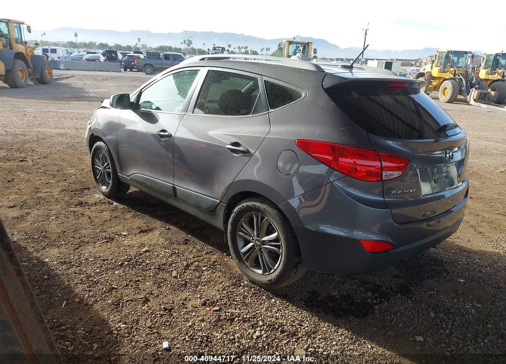 2015 HYUNDAI TUCSON SE VIN: KM8JU3AG2FU043029
