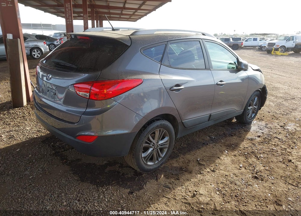 2015 HYUNDAI TUCSON SE VIN: KM8JU3AG2FU043029