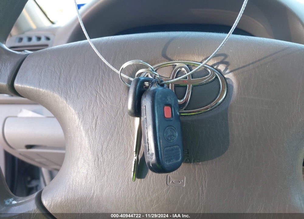 2004 TOYOTA CAMRY LE VIN: 4T1BE32K14U934771