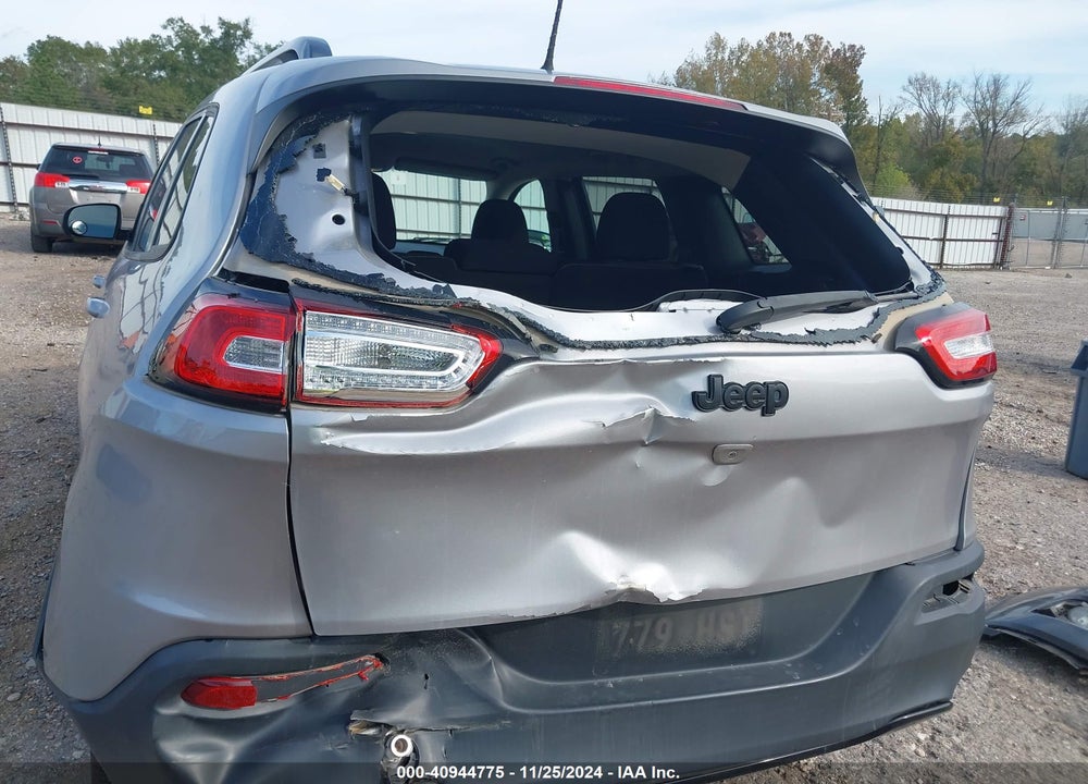 2018 JEEP CHEROKEE LATITUDE FWD VIN: 1C4PJLCB9JD542315
