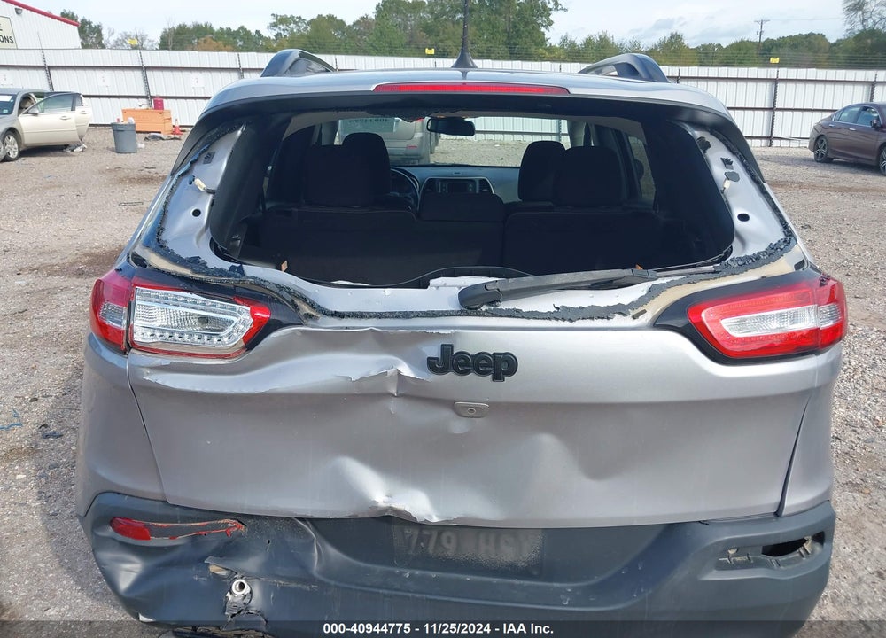 2018 JEEP CHEROKEE LATITUDE FWD VIN: 1C4PJLCB9JD542315