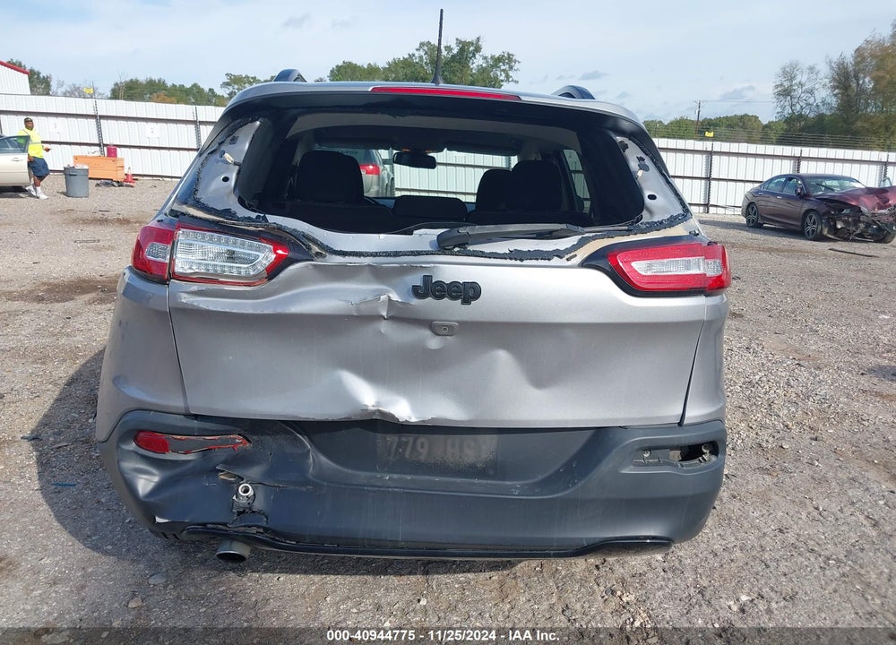 2018 JEEP CHEROKEE LATITUDE FWD VIN: 1C4PJLCB9JD542315