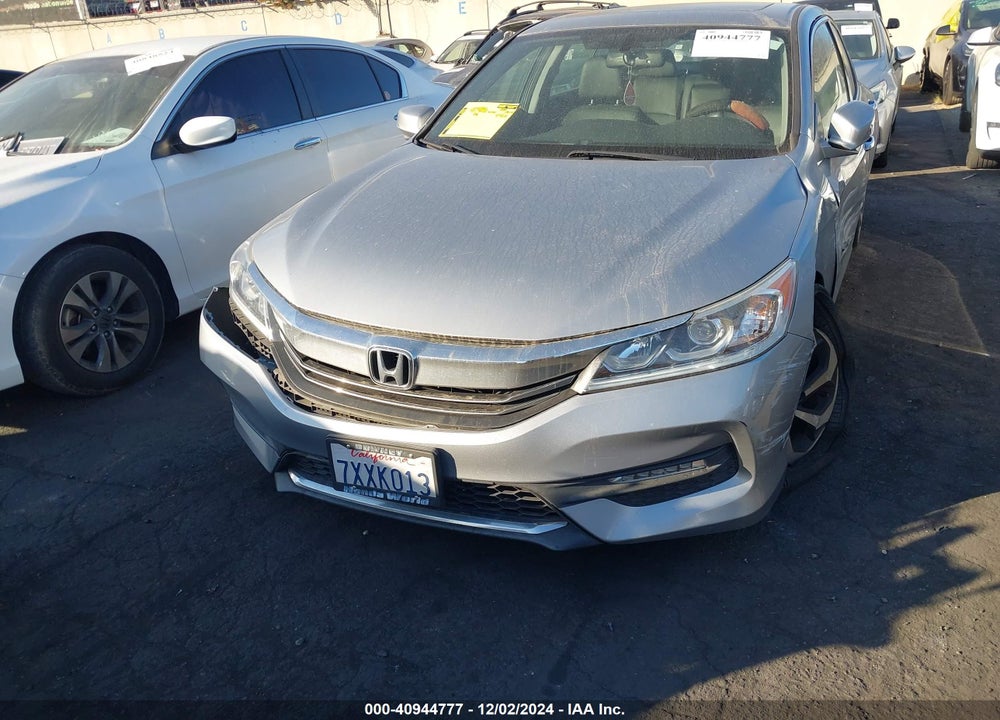 2017 HONDA ACCORD EX-L VIN: 1HGCR2F82HA130445