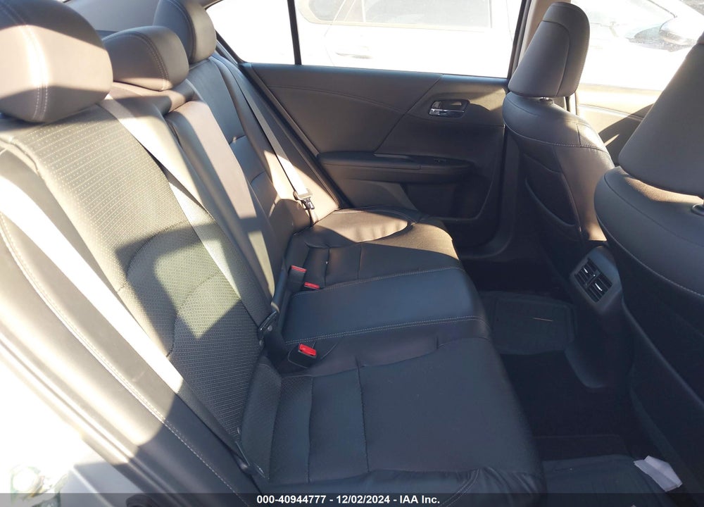 2017 HONDA ACCORD EX-L VIN: 1HGCR2F82HA130445
