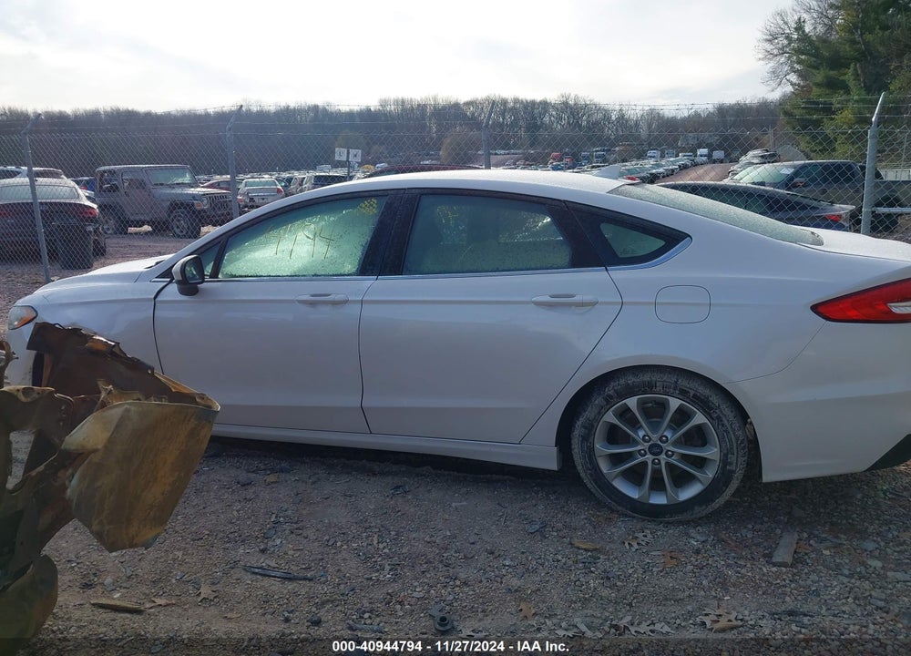 2019 FORD FUSION SE VIN: 3FA6P0HD0KR230241