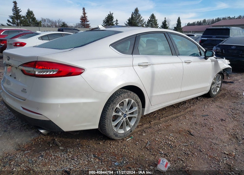 2019 FORD FUSION SE VIN: 3FA6P0HD0KR230241